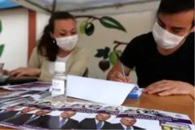 Efeders.TV'nin erişim şifreleri dağıtılıyor Efeders.TV'nin erişim şifreleri dağıtılıyor