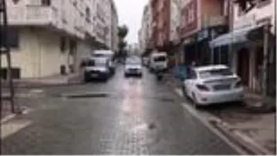 Esenyurt'ta beklenen sağanak dolayısıyla bodrum katındaki bazı iş yerleri boşaltıldı