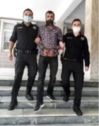 Eski eşinin evinin önünde ateş açtı: 3 yaralı Eski eşinin evinin önünde ateş açtı: 3 yaralı
