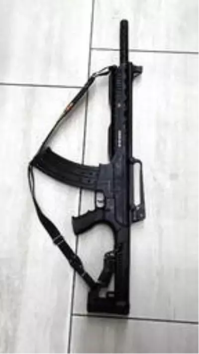 Eski eşinin evinin önünde ateş açtı: 3 yaralı Eski eşinin evinin önünde ateş açtı: 3 yaralı