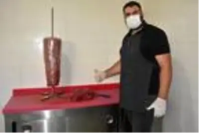 Fiyatı düşürmek için et dönerde kanatlı hayvan ve loğusa şerbetli hile yapıyorlar Fiyatı düşürmek için et dönerde kanatlı hayvan ve loğusa şerbetli hile yapıyorlar
