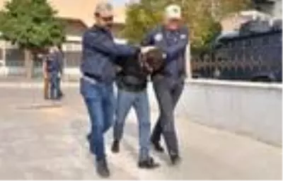 Evinde DEAŞ'lıların listesi ele geçirilen, örgütün istihbaratçısı hakim karşısına çıktı Evinde DEAŞ'lıların listesi ele geçirilen, örgütün istihbaratçısı hakim karşısına çıktı