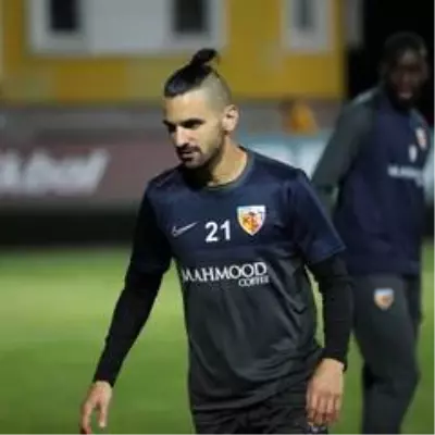 Fernandes ve Aziz takıma katıldı Fernandes ve Aziz takıma katıldı