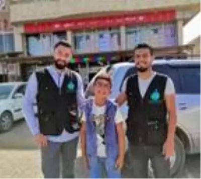 Günde 3 TL kazanarak ailesine destek olan İdlibli Hüseyin'e, yardım yağdı Günde 3 TL kazanarak ailesine destek olan İdlibli Hüseyin'e, yardım yağdı