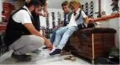Günde 3 TL kazanarak ailesine destek olan İdlibli Hüseyin'e, yardım yağdı Günde 3 TL kazanarak ailesine destek olan İdlibli Hüseyin'e, yardım yağdı