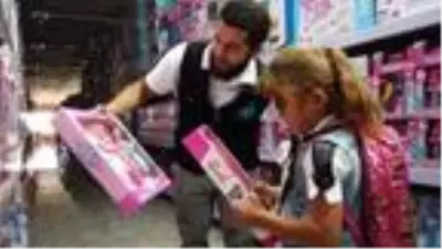 Günde 3 TL kazanarak ailesine destek olan İdlibli Hüseyin'e, yardım yağdı Günde 3 TL kazanarak ailesine destek olan İdlibli Hüseyin'e, yardım yağdı
