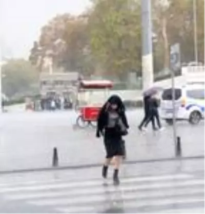 İSTANBUL'DA KISA SÜRELİ SAĞANAK YAĞMUR