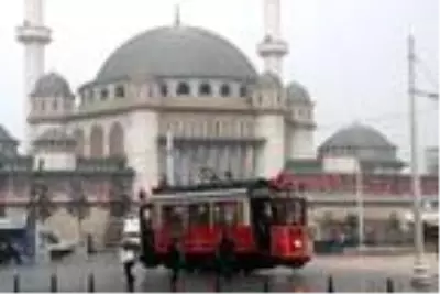 İSTANBUL'DA KISA SÜRELİ SAĞANAK YAĞMUR