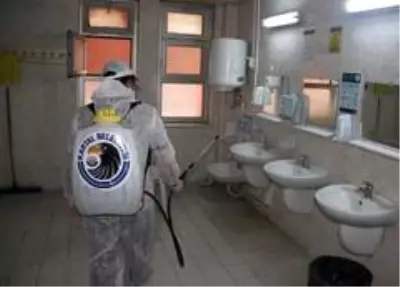 Kartal Belediyesi, öğrencileri ile buluşacak okulları dezenfekte ediyor