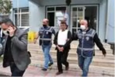 Son dakika! Kayınpederini öldürdüğünü televizyon yayınında itiraf eden damat, adliyeye sevk edildi Son dakika! Kayınpederini öldürdüğünü televizyon yayınında itiraf eden damat, adliyeye sevk edildi