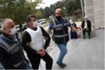 Son dakika! Kayınpederini öldürdüğünü televizyon yayınında itiraf eden damat, adliyeye sevk edildi Son dakika! Kayınpederini öldürdüğünü televizyon yayınında itiraf eden damat, adliyeye sevk edildi