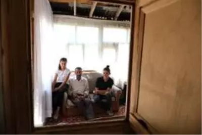 Kızlarını okula göndermeyen pişman babalar konuştu Kızlarını okula göndermeyen pişman babalar konuştu