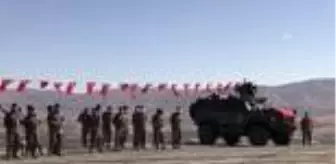 Malatya Valisi: Malatya Özel Harekat Bölge Müdürlüğü alanında Türk bayrağı göndere çekildi Malatya Valisi: Malatya Özel Harekat Bölge Müdürlüğü alanında Türk bayrağı göndere çekildi