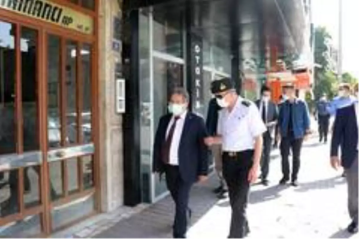 Son dakika haberi | Maskesiz telefonla konuşan şahıs, polise kimlik vermemek için direndi