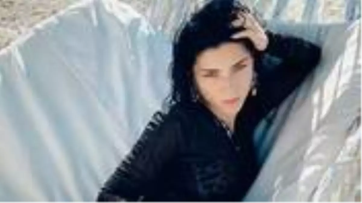 Merve Boluğur, gizemli erkek arkadaşıyla yakalandı