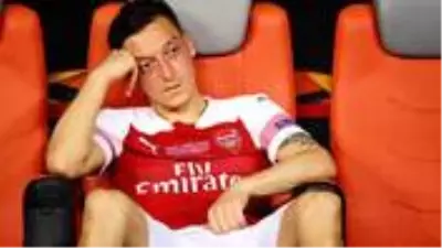 Mesut Özil, Arsenal'ın Avrupa Ligi kadrosunda yer almadı Mesut Özil, Arsenal'ın Avrupa Ligi kadrosunda yer almadı
