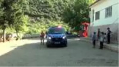 Son dakika haberi! Öğretmenle Mehmetçik el ele verip Esenler İlkokulunu yeniledi Son dakika haberi! Öğretmenle Mehmetçik el ele verip Esenler İlkokulunu yeniledi