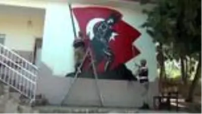 Son dakika haberi! Öğretmenle Mehmetçik el ele verip Esenler İlkokulunu yeniledi Son dakika haberi! Öğretmenle Mehmetçik el ele verip Esenler İlkokulunu yeniledi
