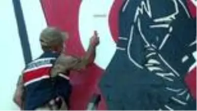 Son dakika haberi! Öğretmenle Mehmetçik el ele verip Esenler İlkokulunu yeniledi Son dakika haberi! Öğretmenle Mehmetçik el ele verip Esenler İlkokulunu yeniledi
