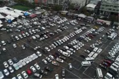 Oto pazarında ilginç dolu önlemleri Oto pazarında ilginç dolu önlemleri