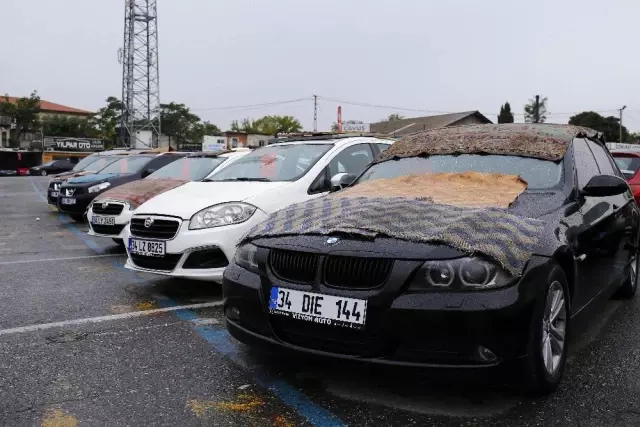 Oto pazarında ilginç dolu önlemleri Oto pazarında ilginç dolu önlemleri