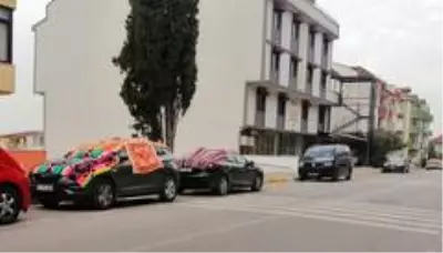 Yoğun yağış uyarısı sonrası sürücüler otoparklara akın etti Yoğun yağış uyarısı sonrası sürücüler otoparklara akın etti