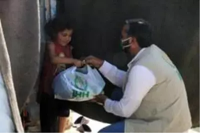İHH'den, Suriye'deki kamplarda hijyen paketi dağıtımı İHH'den, Suriye'deki kamplarda hijyen paketi dağıtımı