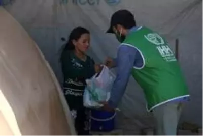 İHH'den, Suriye'deki kamplarda hijyen paketi dağıtımı İHH'den, Suriye'deki kamplarda hijyen paketi dağıtımı