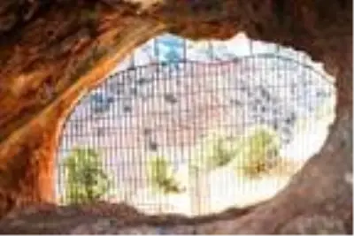 Tarihi mağara defineciler tarafından tahrip edildi Tarihi mağara defineciler tarafından tahrip edildi