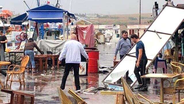 Tekirdağ'da oluşan hortum yerleşim yerlerine zarar verdi