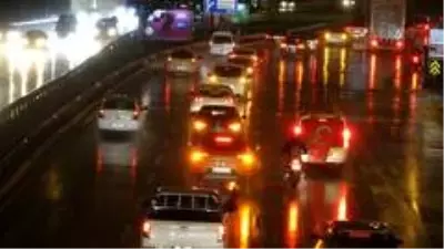 Yağmura aldırış etmeden Azerbaycan'a destek verdiler Yağmura aldırış etmeden Azerbaycan'a destek verdiler