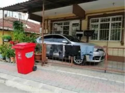 Yoğun yağış uyarısı sonrası sürücüler otoparklara akın etti Yoğun yağış uyarısı sonrası sürücüler otoparklara akın etti