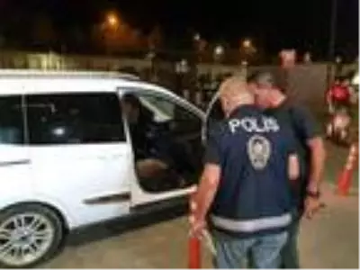Adana'daki silahlı kavgaya 2 tutuklama Adana'daki silahlı kavgaya 2 tutuklama