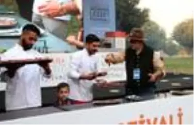 Adana Uluslararası Lezzet Festivali'nin 'mangal ateşi' yandı Adana Uluslararası Lezzet Festivali'nin 'mangal ateşi' yandı