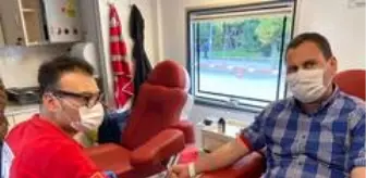 Harun Yılmaz: Afyonkarahisar'da müftülük personeli ve imam hatipler kan bağışında bulundu Harun Yılmaz: Afyonkarahisar'da müftülük personeli ve imam hatipler kan bağışında bulundu