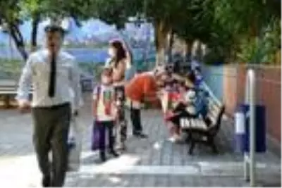 Bilim Kurulu Üyesi Gündüz: Okullarda düzensiz kalabalıkların oluşması engellenmeli Bilim Kurulu Üyesi Gündüz: Okullarda düzensiz kalabalıkların oluşması engellenmeli
