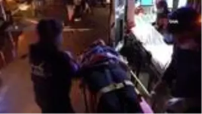Bursa'da kontrolden çıkan otomobil güvelik kulübesine çarptı: 3 yaralı Bursa'da kontrolden çıkan otomobil güvelik kulübesine çarptı: 3 yaralı