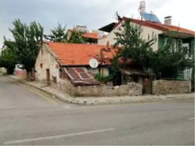 Son dakika haber... Deniz kardeşler imece usulüyle yapılan yeni evlerine kavuştu