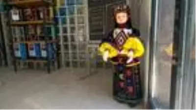 Dünya birincisi 'Damal bebeği' artık maskeli Dünya birincisi 'Damal bebeği' artık maskeli