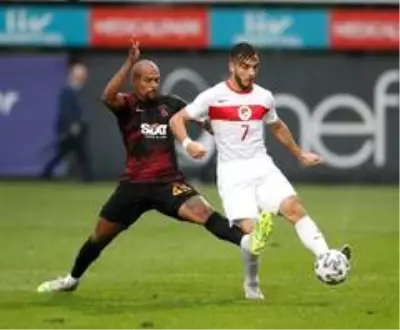 Galatasaray ile Ümit Milli Takım golsüz berabere kaldı Galatasaray ile Ümit Milli Takım golsüz berabere kaldı
