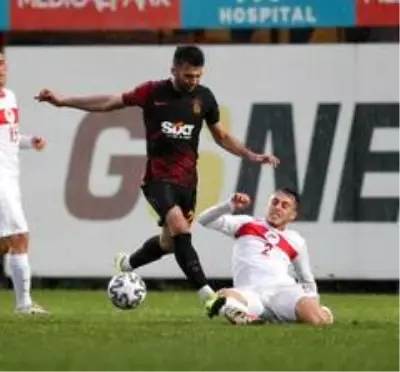 Galatasaray ile Ümit Milli Takım golsüz berabere kaldı Galatasaray ile Ümit Milli Takım golsüz berabere kaldı