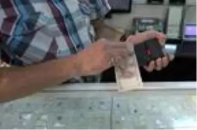 Yıllar önce Almanya'dan getirdiği hatalı basım 10 euro için alıcı arıyor