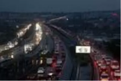 İstanbul'da trafik yoğunluğu yüzde 85' ulaştı