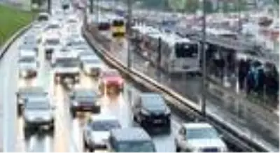 İstanbul'da trafik yoğunluğu yüzde 85' ulaştı