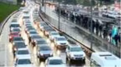 İstanbul'da trafik yoğunluğu yüzde 85' ulaştı