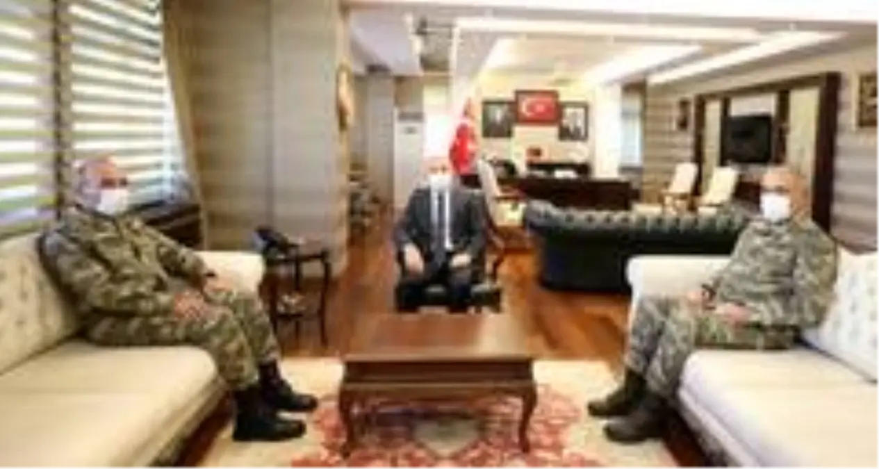 Komutanlardan Vali Varol'a ziyaret