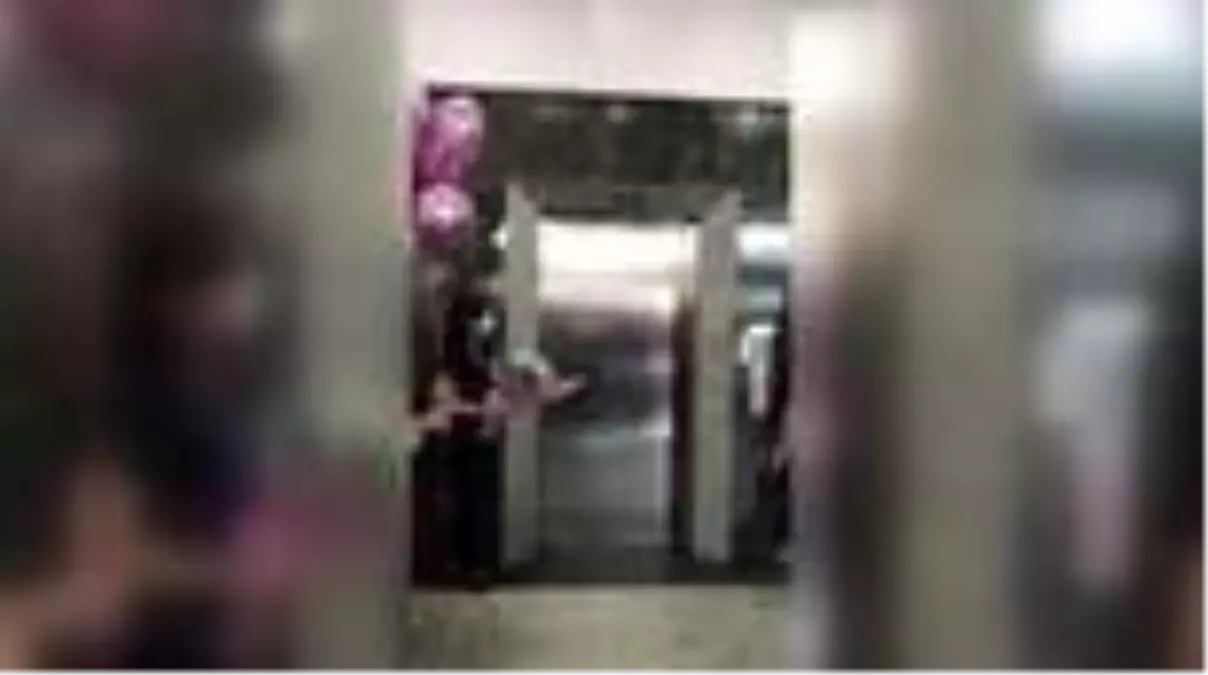 Son dakika haberleri | Kovid-19'u yenen hemşire hastaneden alkışlarla uğurlandı