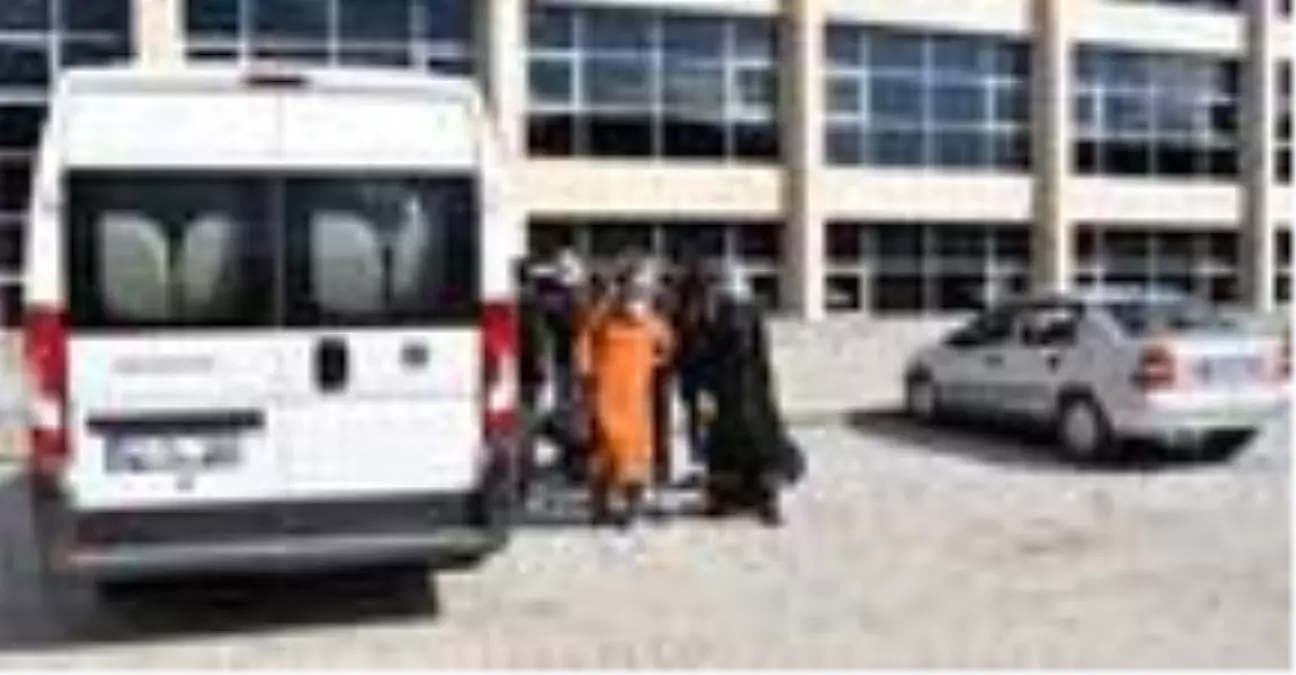 Kütahya'da FETÖ'nün 'para kasası' zanlılar yakalandı (2)