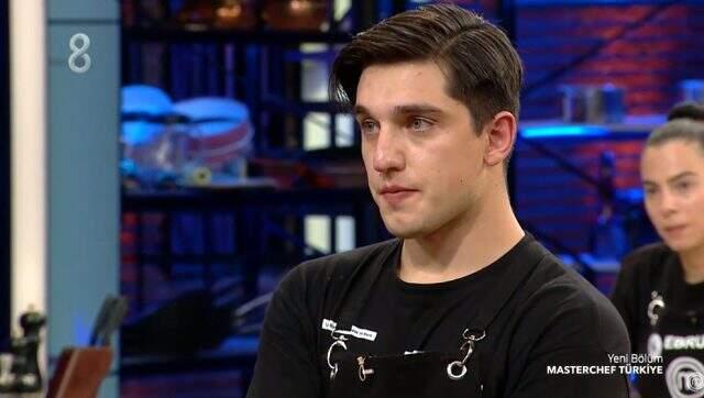 MasterChef Türkiye'de yürekler ağza geldi! Sefa, parmağını blendera kaptırdı