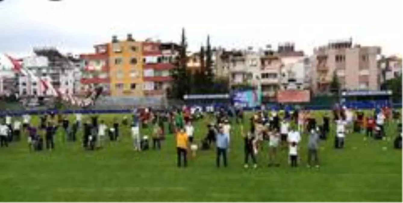 Muratpaşa'dan amatör kulüplere malzeme desteği